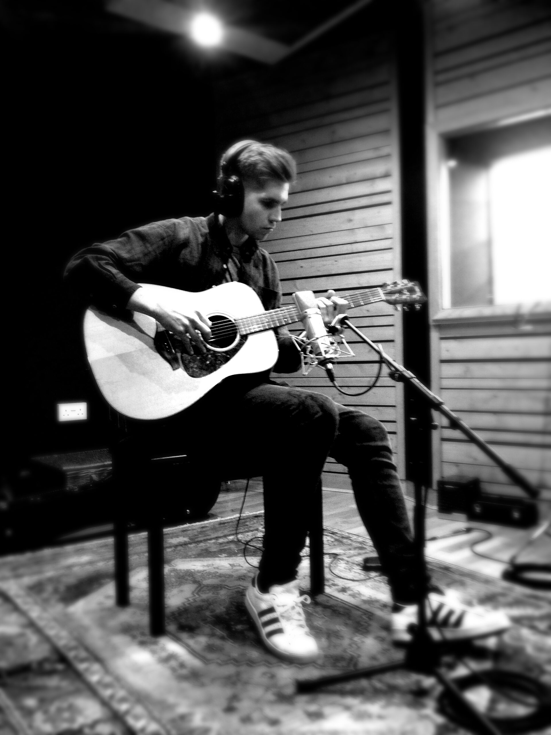 Slipway-Studio_Acoustic-Guitar_Recording_01