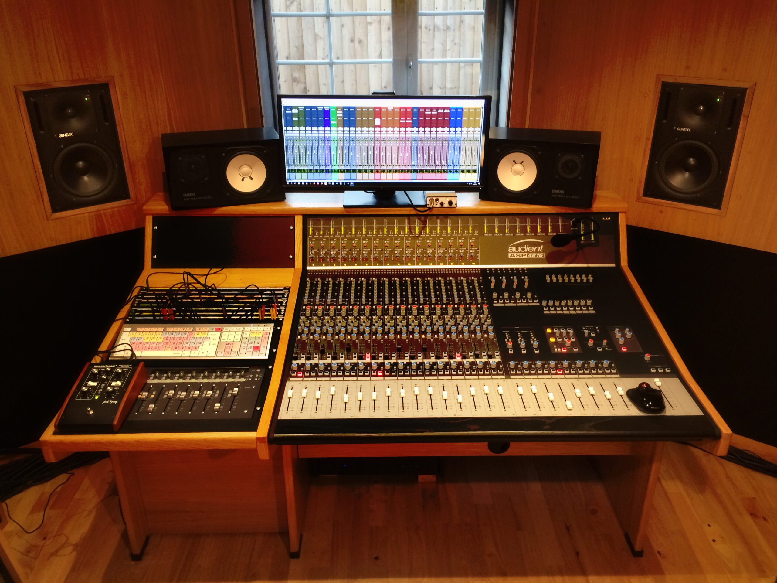 Slipway-Studio_Audient-ASP4816_desk_01