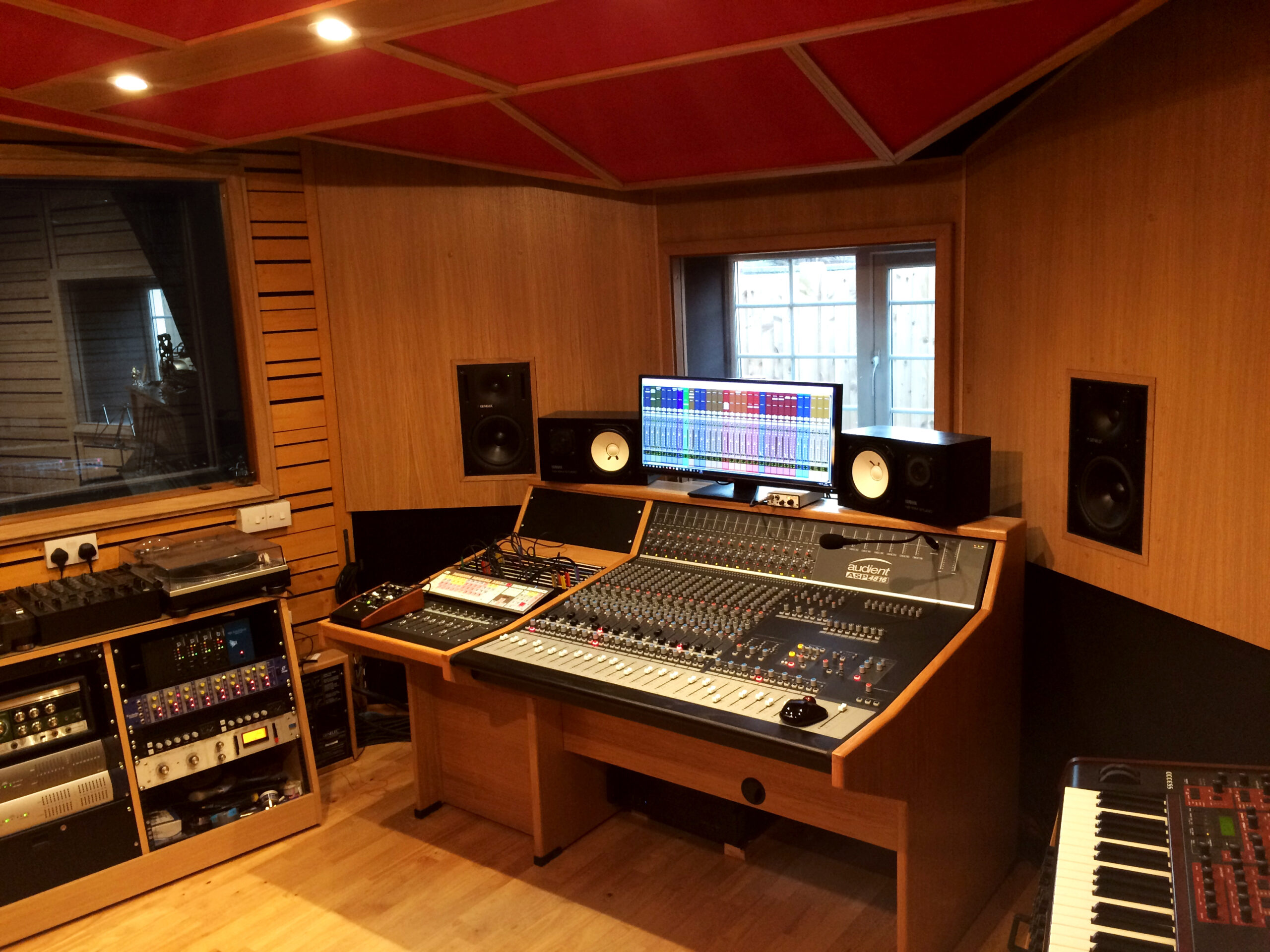 Slipway-Studio_Audient-ASP4816_desk_02