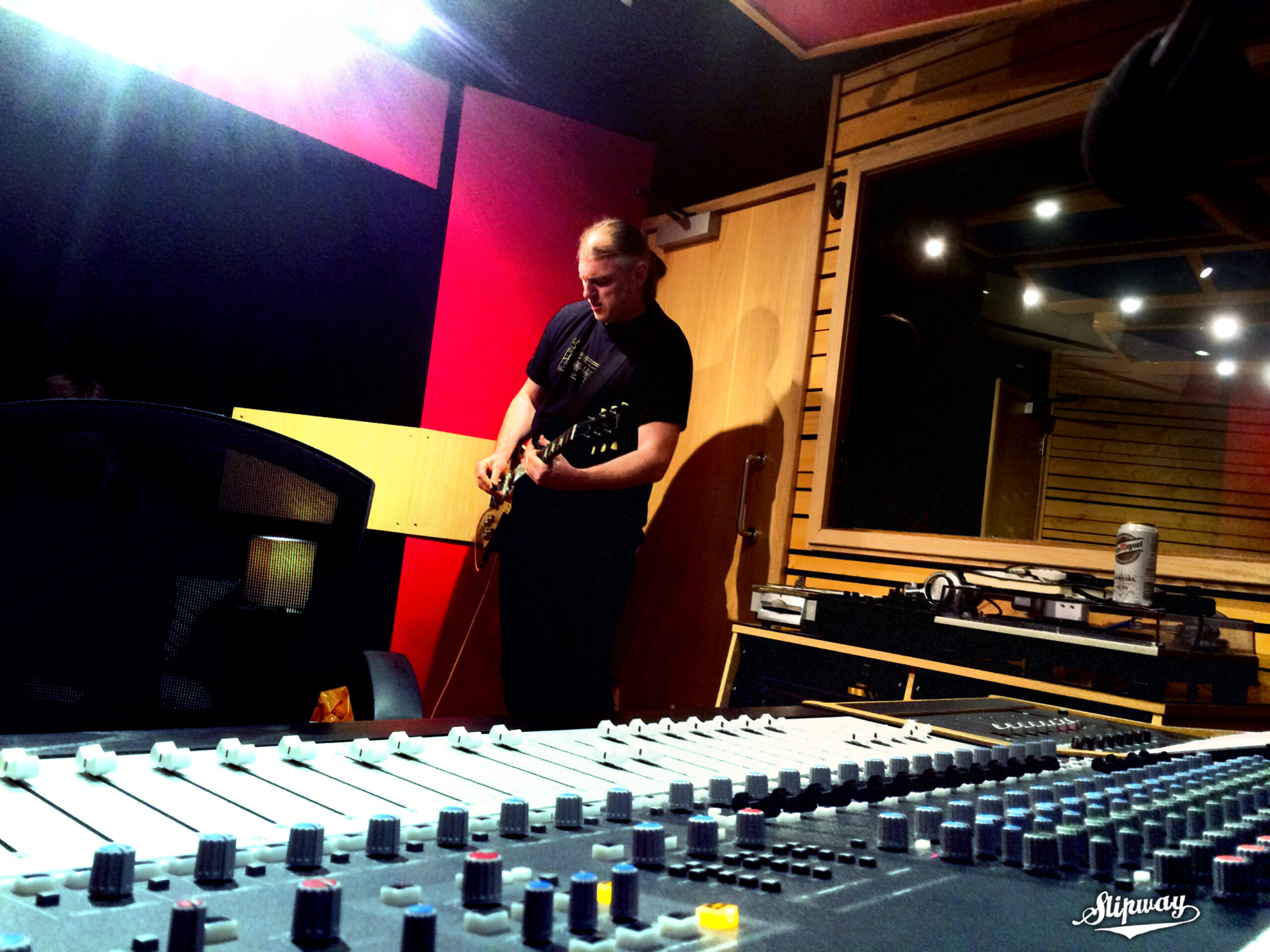 Slipway-Studio_Electric-Guitar_Recording_01