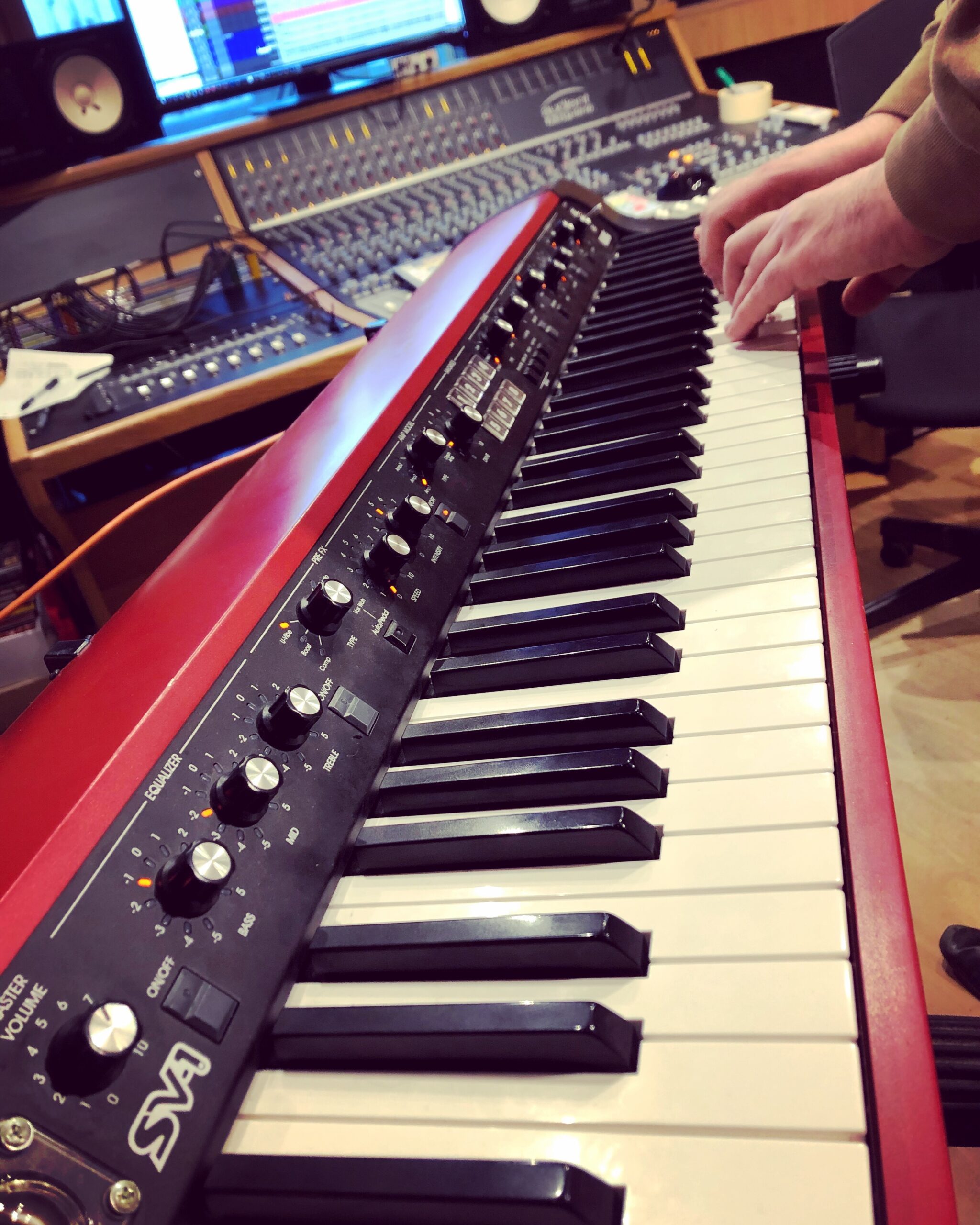 Slipway-Studio_Keyboard-Recording_Korg-SV-1